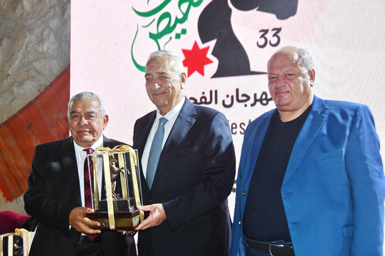 مهرجان الفحيص يكرّم الدكتور يعقوب ناصر الدين تقديراً لمسيرته الوطنية والفكرية