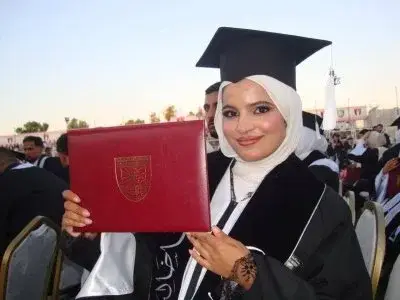ليما خالد الرمحي مبارك التخرج بمناسبة حصولها على شهادة البكالويوس تخصص تسويق من جامعة البلقاء