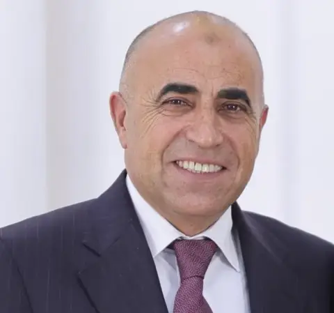 تتويج مستحق للعطاء.. خليل قطيشات يهنئ الأستاذ الدكتور ماجد العضايلة عميداً لكلية الآداب في جامعة مؤتة