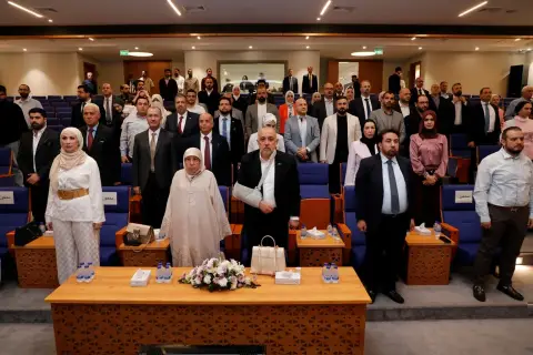 العلوم التطبيقية تكرم خريجيها الذين يواصلون حضورها في مواقع الإنجاز .. في مبادرة هي الأولى من نوعها