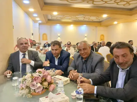 عاهد حرفوش يهنيء طارق بيك الفواز بمناسبة عقد قران ابن اخيه عبدالله ... مبارك