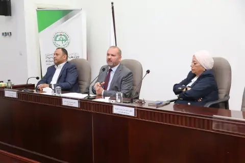كلية الآداب في جامعة الزيتونة الأردنية تنظّم لقاءً تواصليًا مع أعضاء الهيئة التدريسية الجدد والقدامى
