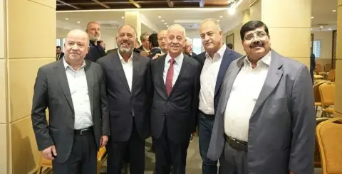 رئيس واعضاء "صناعة عمان" وممثلو القطاعات الصناعية يستقبلون المهنئين